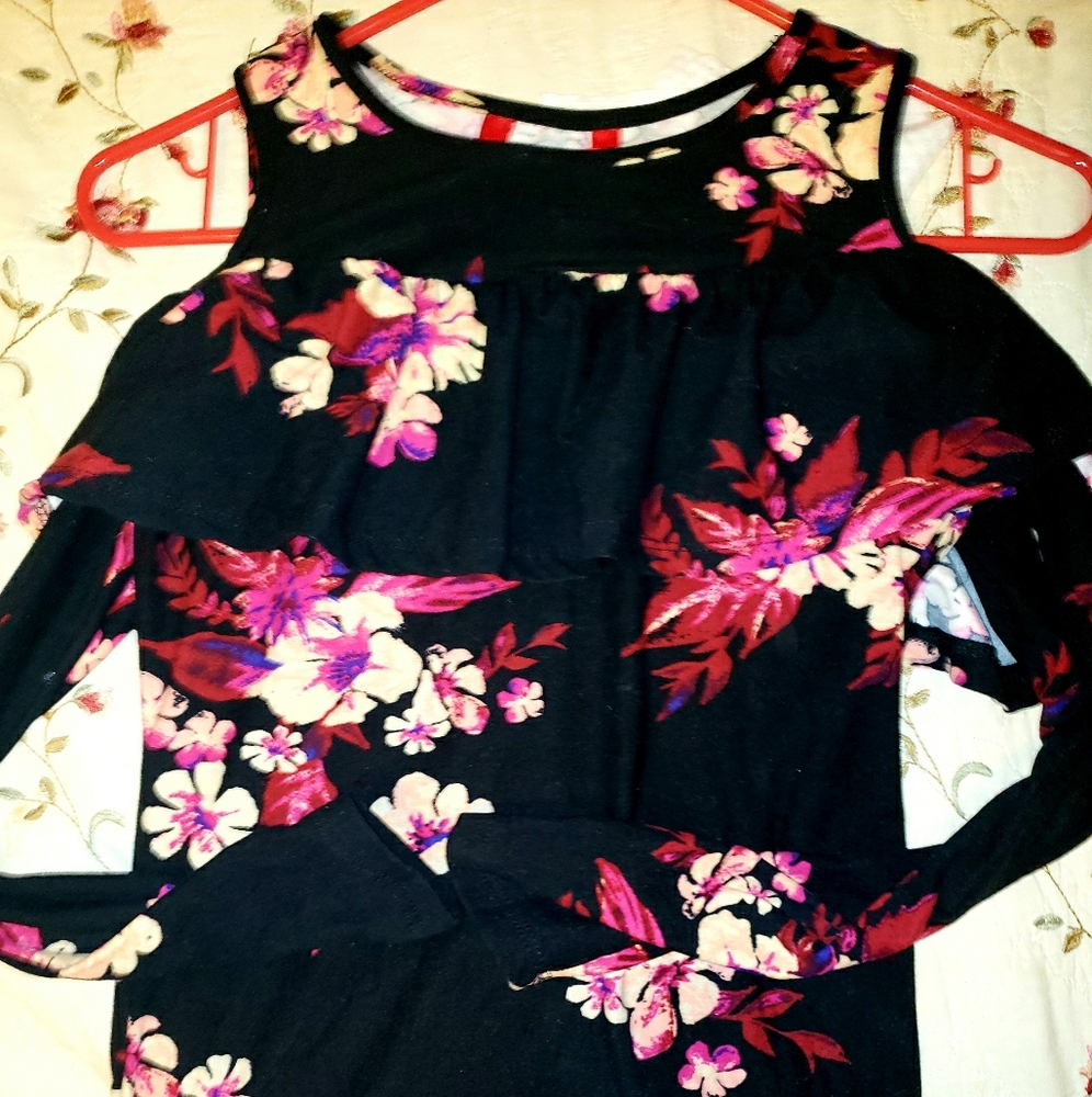 Long sleeve cold shoulder top
